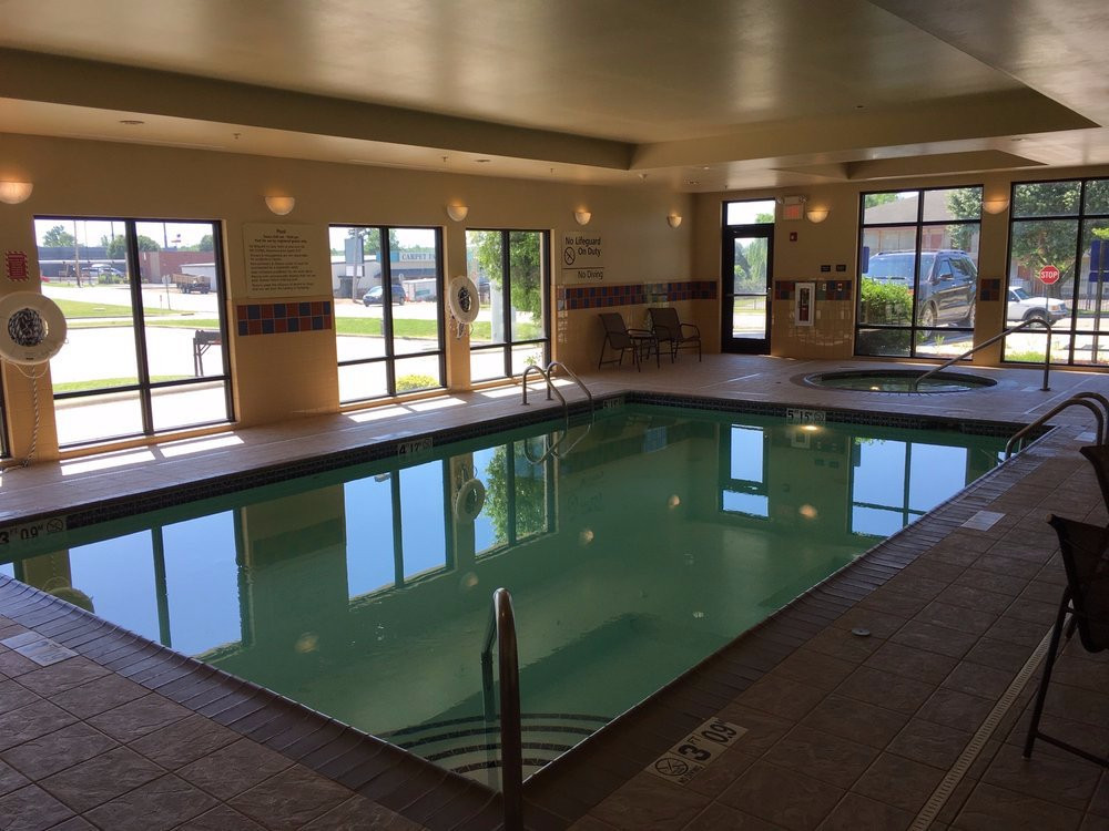 芒廷霍姆希尔顿恒庭酒店主图