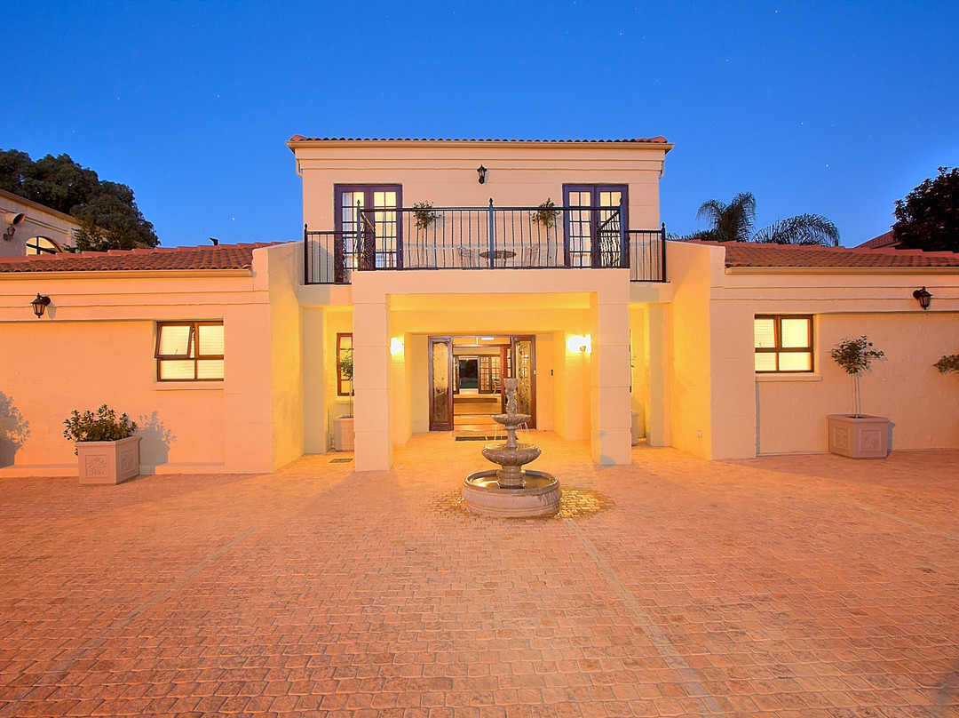 Leopardsong Manor主图