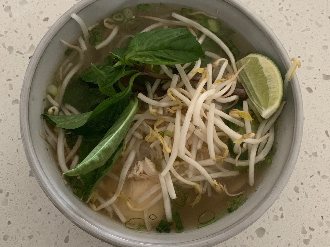 坎普泉餐馆和美食-Pho Viet