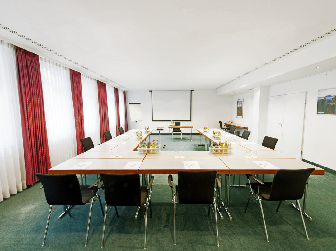 德累斯顿黑德酒店主图