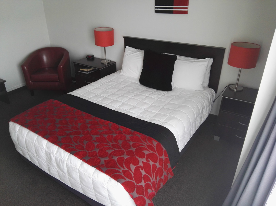 83 By The Sea Petone主图