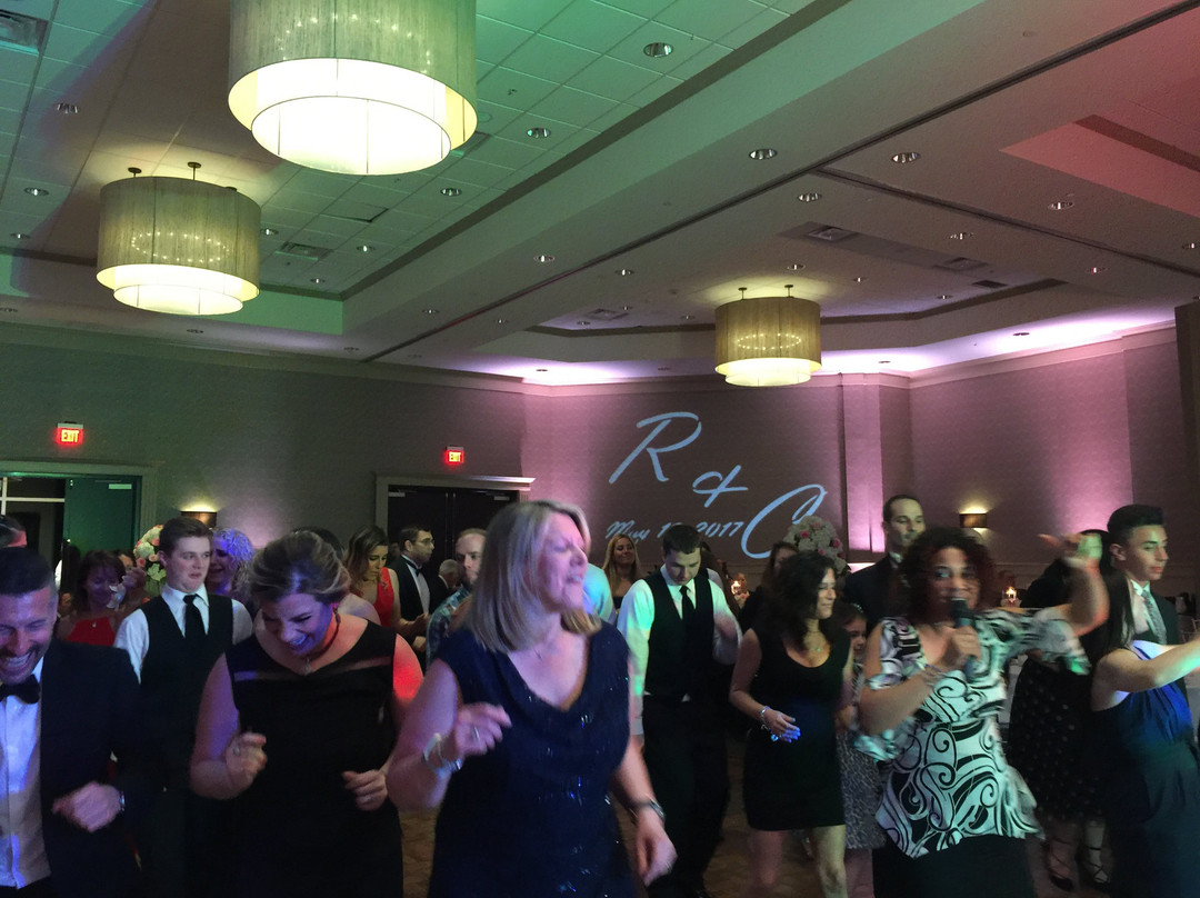 Suburban Collection Showplace-诺维必去景点