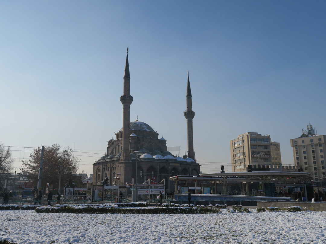 Twin Minaret Madrasa景点图片