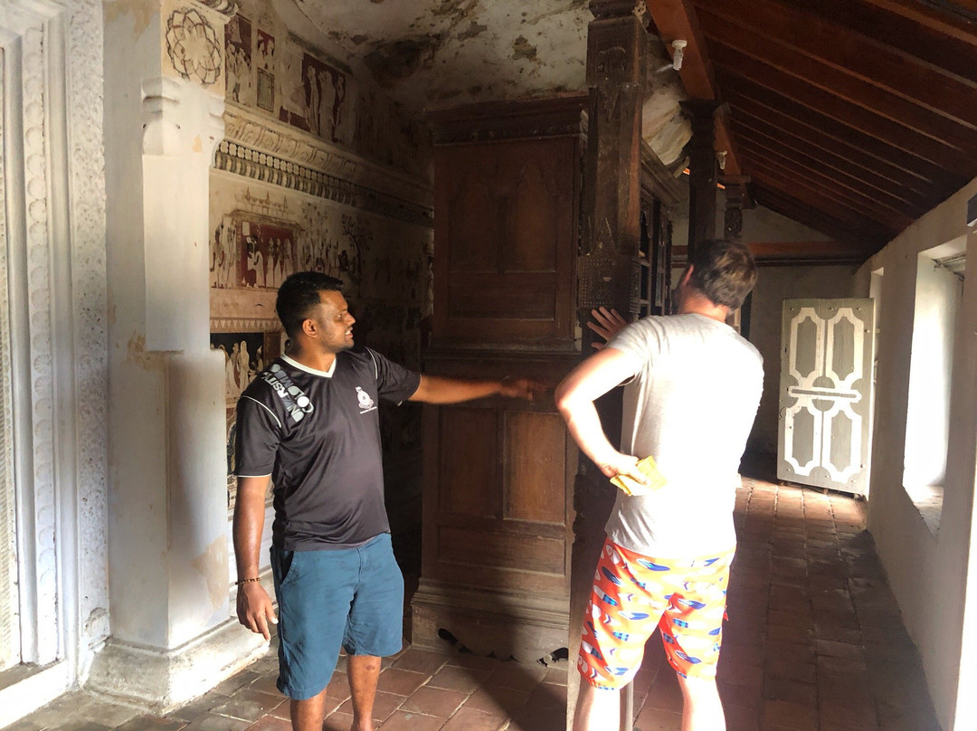 NiroshSaru Travels-希克杜沃必去景点