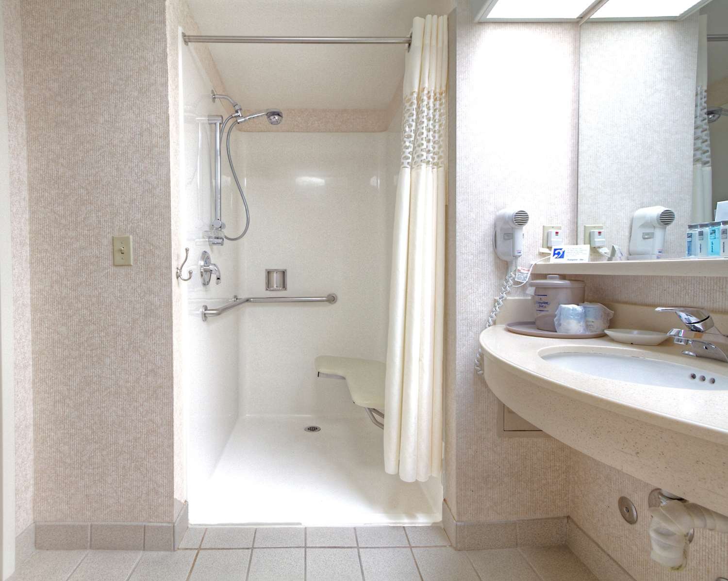 弗里蒙特希尔顿恒庭酒店-官方