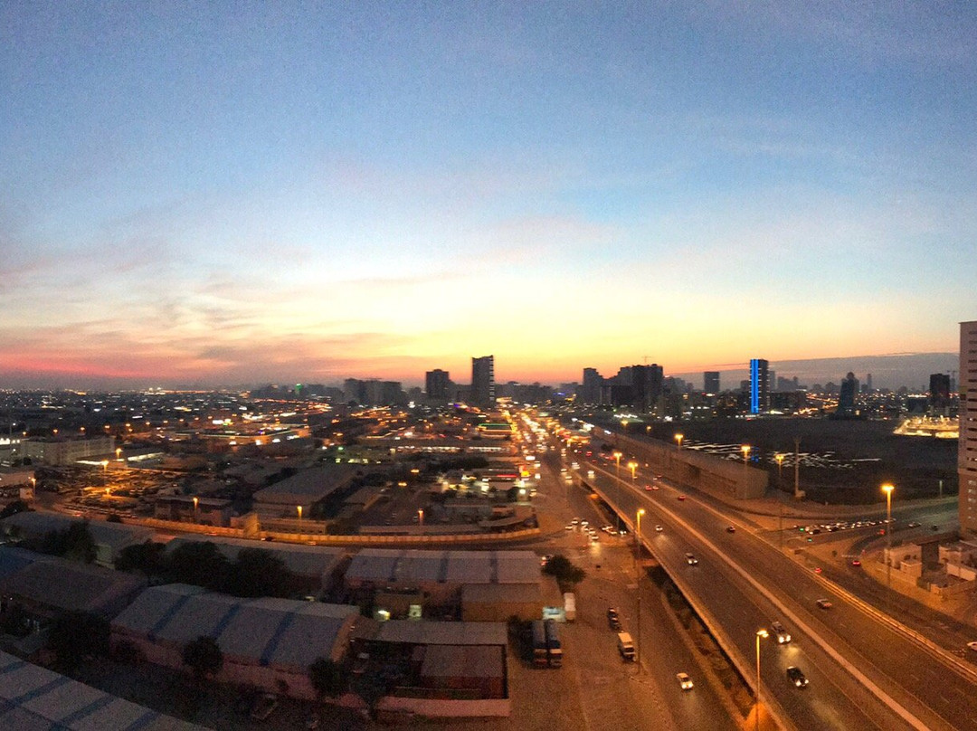 Ewan Ajman Suites Hotel主图