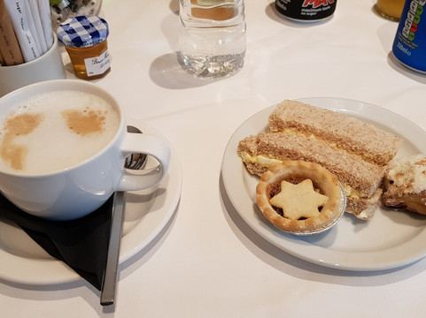 伦敦金丝雀码头万豪酒店主图