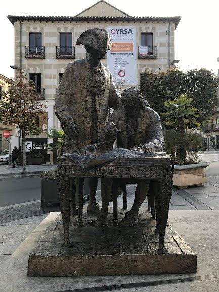 Monumento a Alberto Churriguera y al Conde Francos-萨拉曼卡必去景点