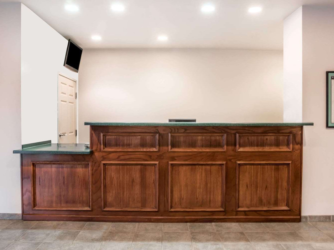 Super 8 by Wyndham Kountze Big Thicket Nat'l Pres Area主图