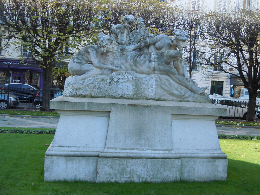 Sculpture L'Ivresse du Faune景点图片