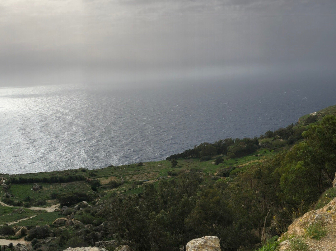 Discover Dingli Cliffs景点图片