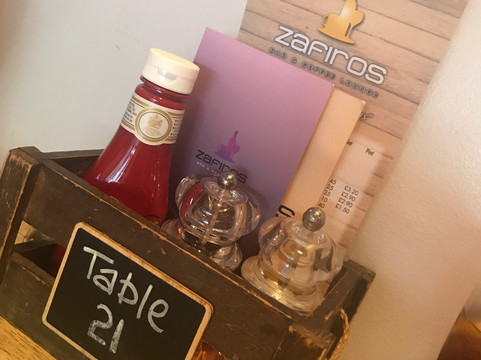 Tresillian旅游景点-Zafiros Bar