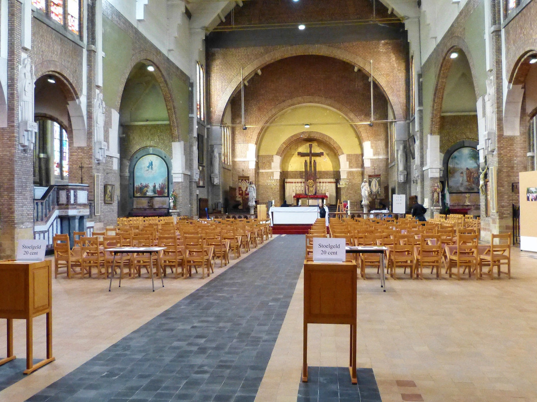 Onze-Lieve-Vrouwekerk, Zonnebeke景点图片