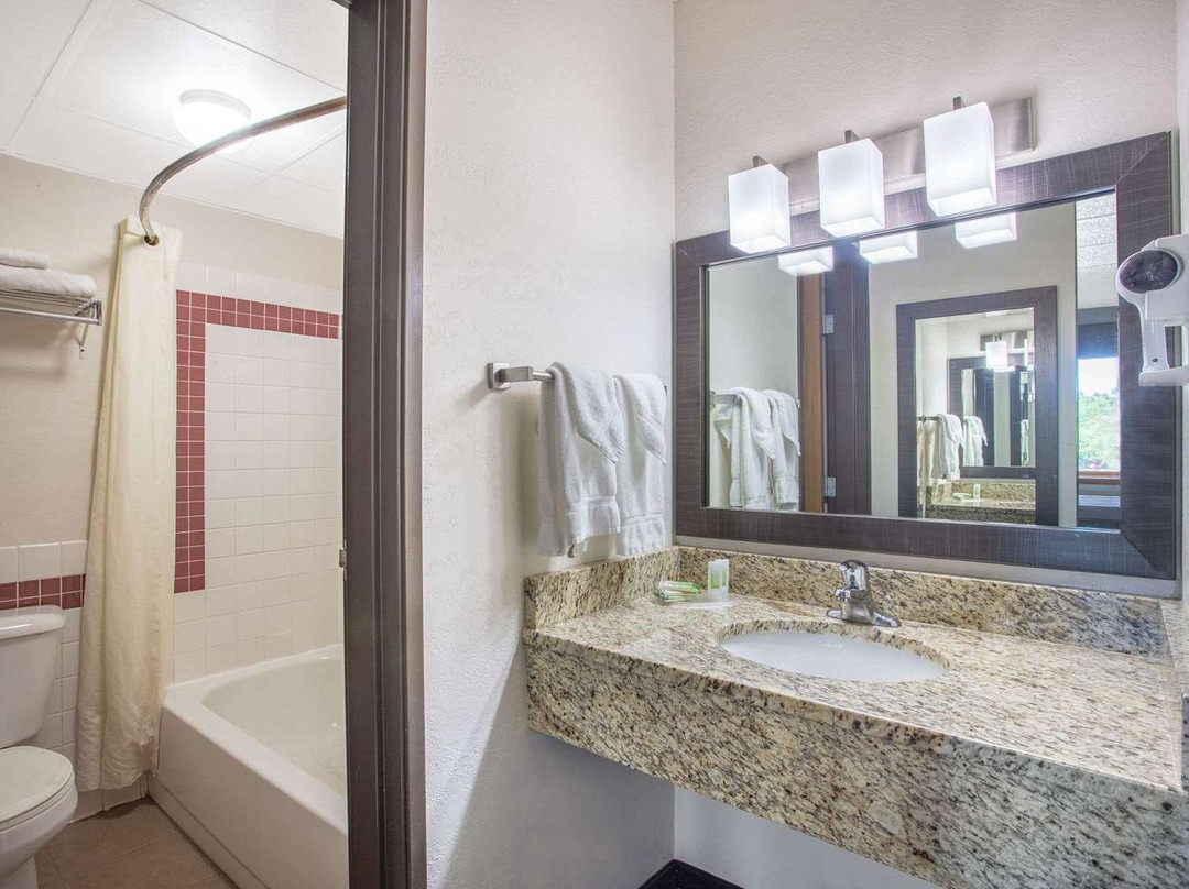 AmericInn by Wyndham Hayward主图