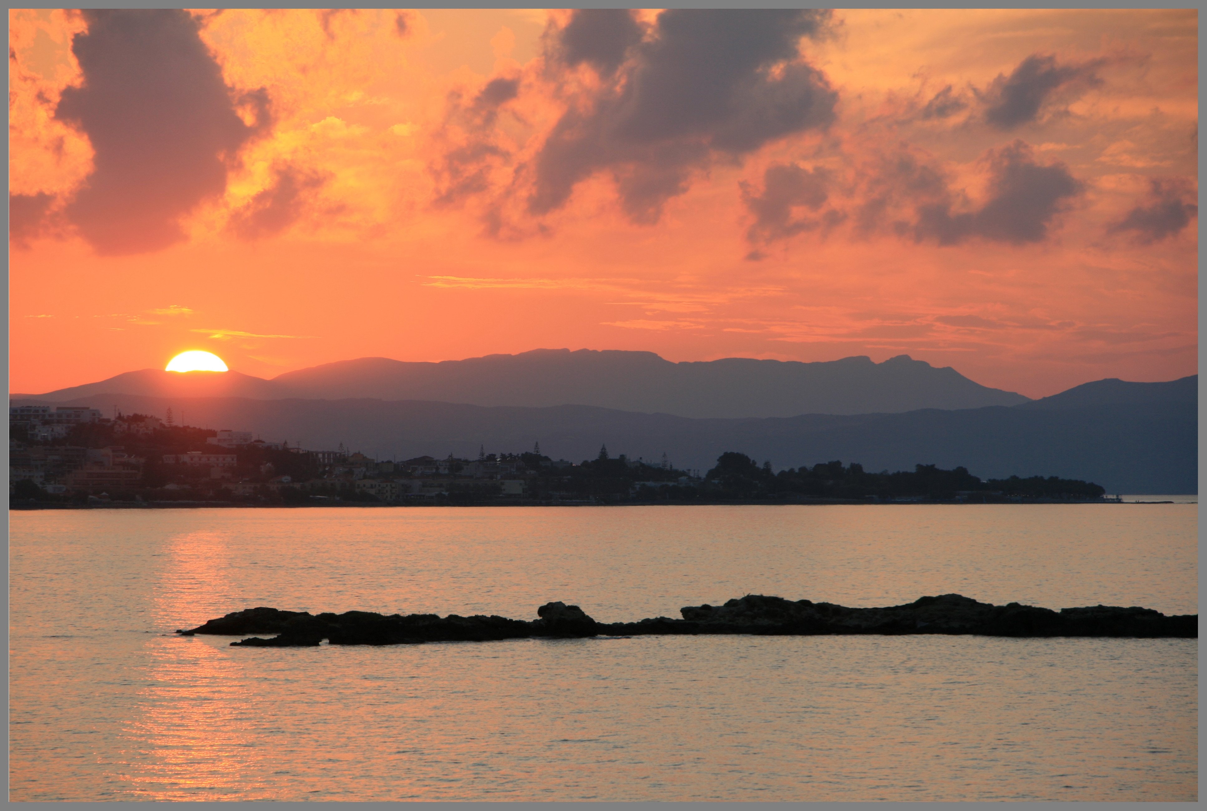 Iolkos Hotel Apartments Chania-泳池