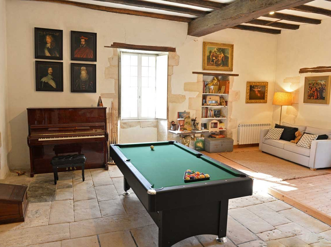 Le Prieure Saint Barthelemy主图