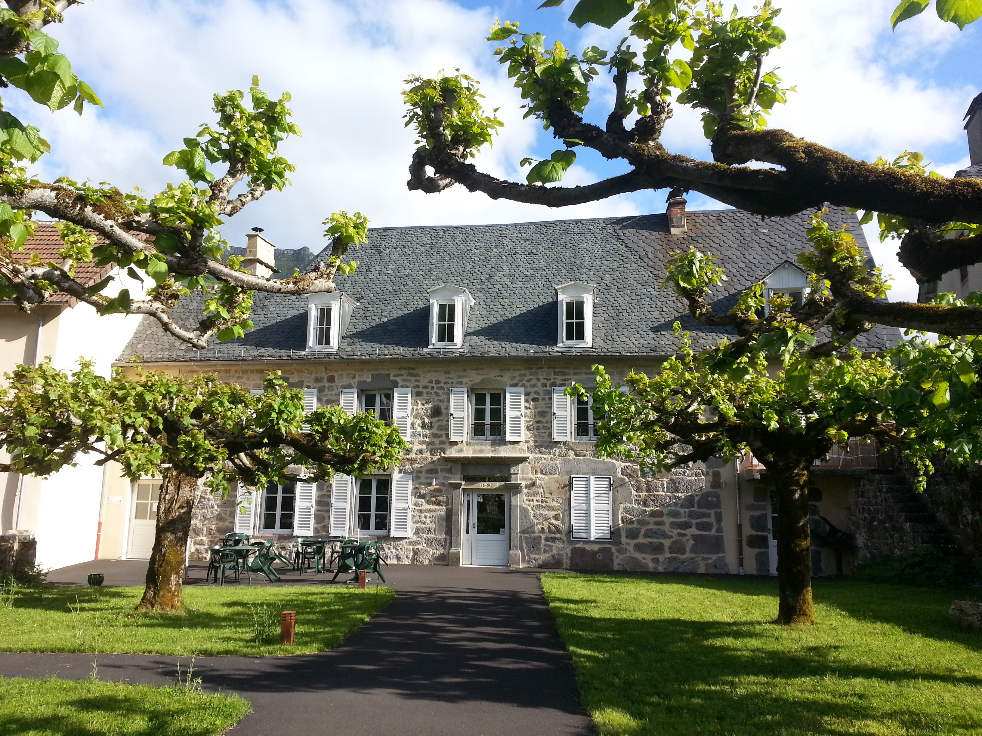 Enclos du Puy Mary-官方
