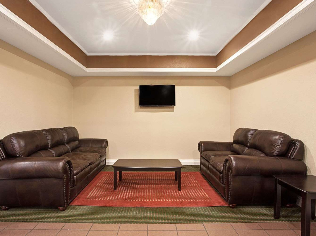 Super 8 by Wyndham Pearl/Jackson/East主图