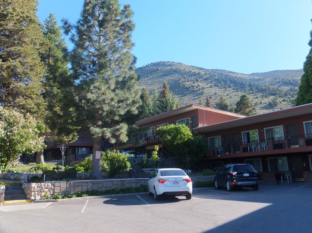 湖畔小屋旅社主图