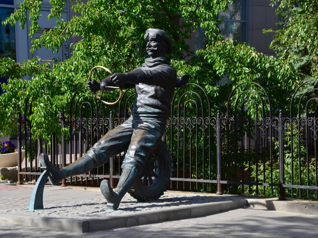 Pyatimorsk旅游景点-Motorist Monument