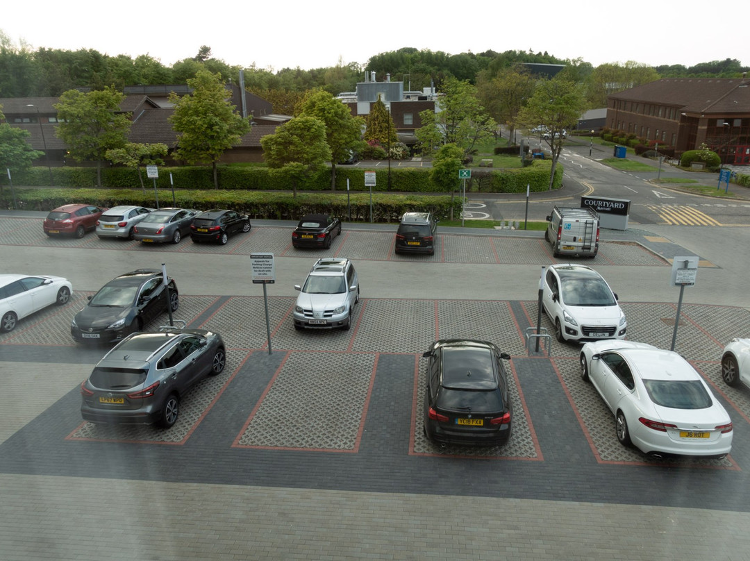 Courtyard Edinburgh West主图