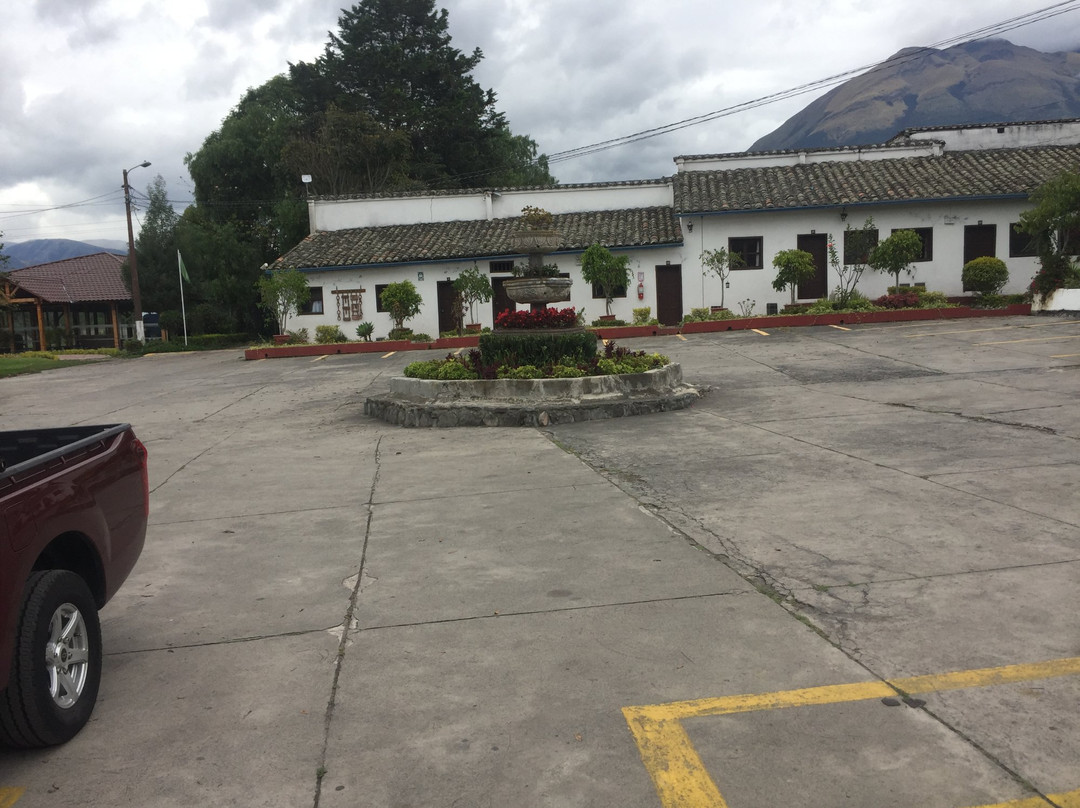 卡罗拉维庄园酒店主图