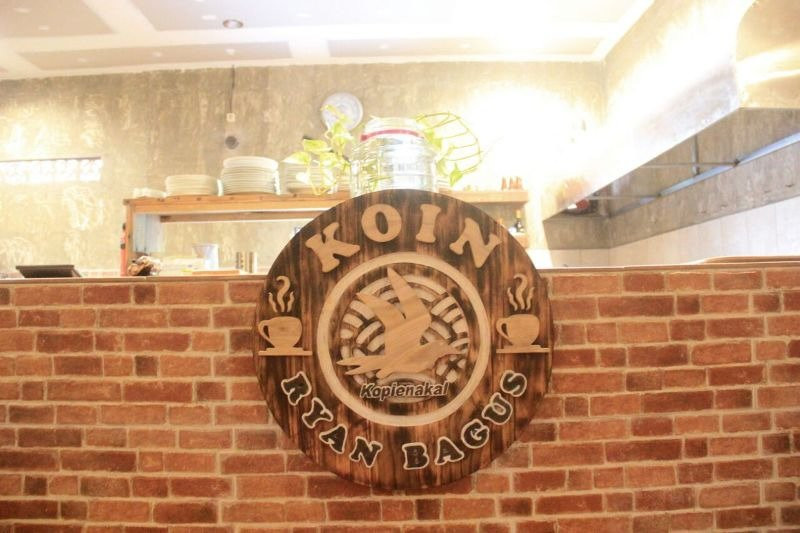 Tumbak Bayuh餐馆和美食-Koin cafe