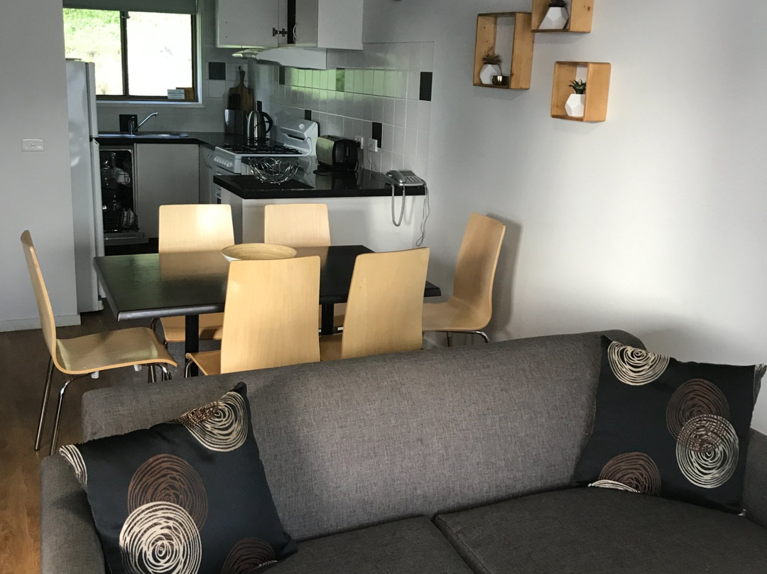 巴望谷山庄主图