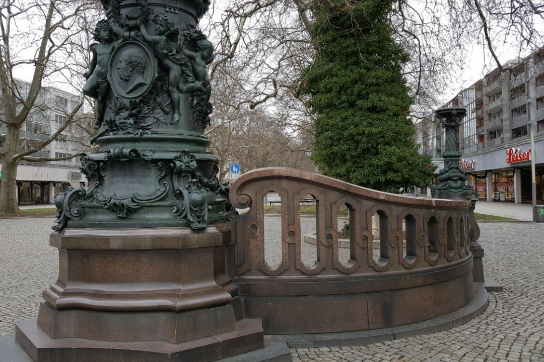 Kaiser-Wilhelm-Fahnenmasten-德累斯顿必去景点