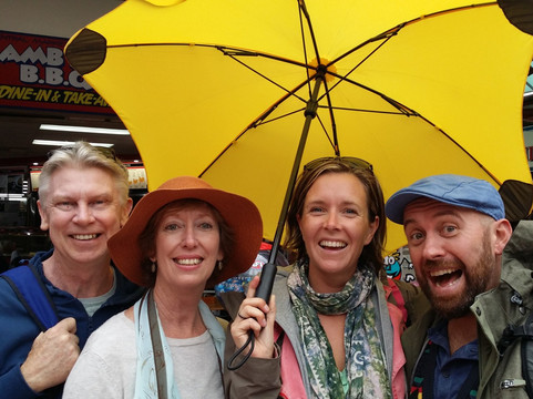 Yella Umbrella Walking Tours-阿德莱德必去景点