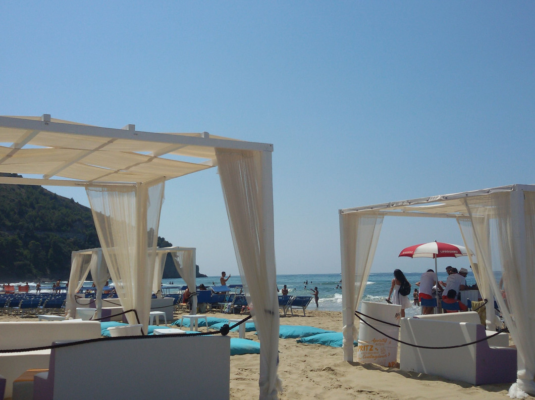 Bazzano Beach景点图片