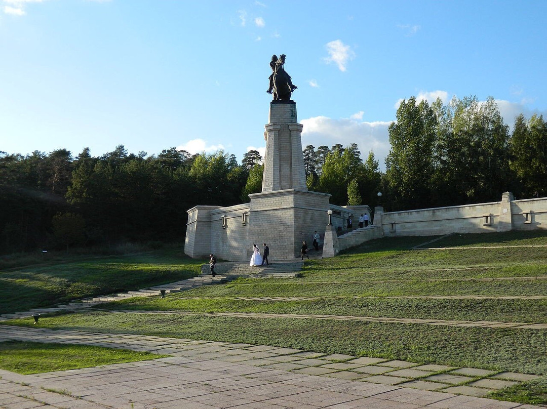 Tolyatti旅游景点-Tatishchev Monument