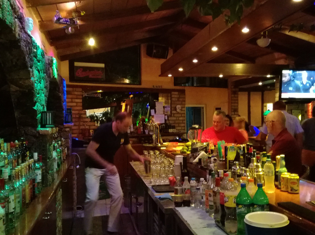 Coconut Bar-Arillas必去景点