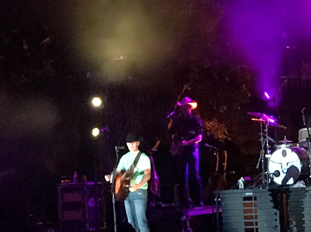 Whitewater Amphitheater-新布朗费尔斯必去景点