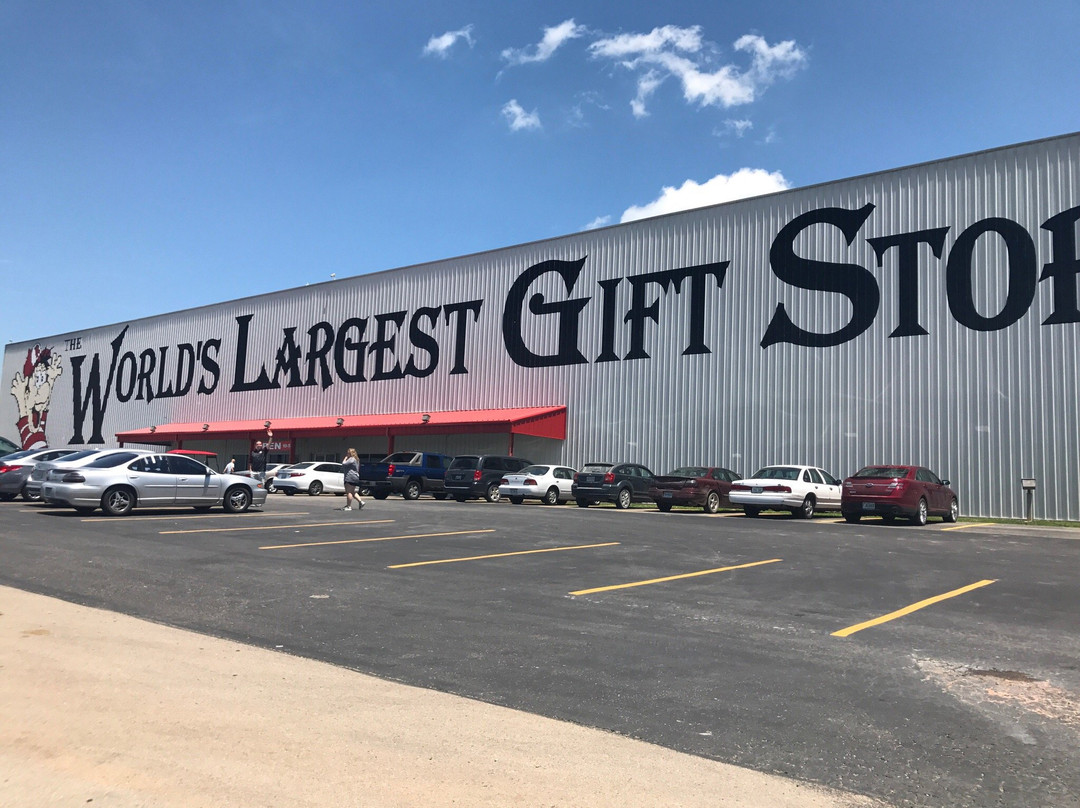 Worlds Largest Gift Store-Phillipsburg必去景点