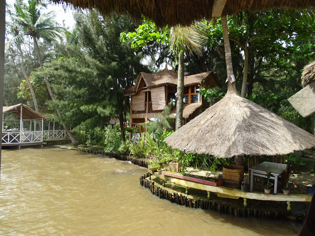 Bingerville餐馆和美食-Kafolo Lagoon