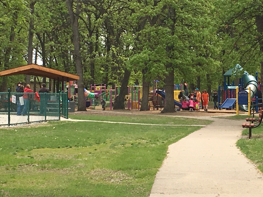 Oak Park-Minot必去景点