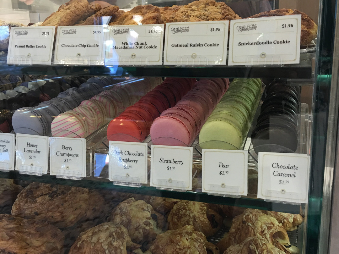 Ellie’s Table主图