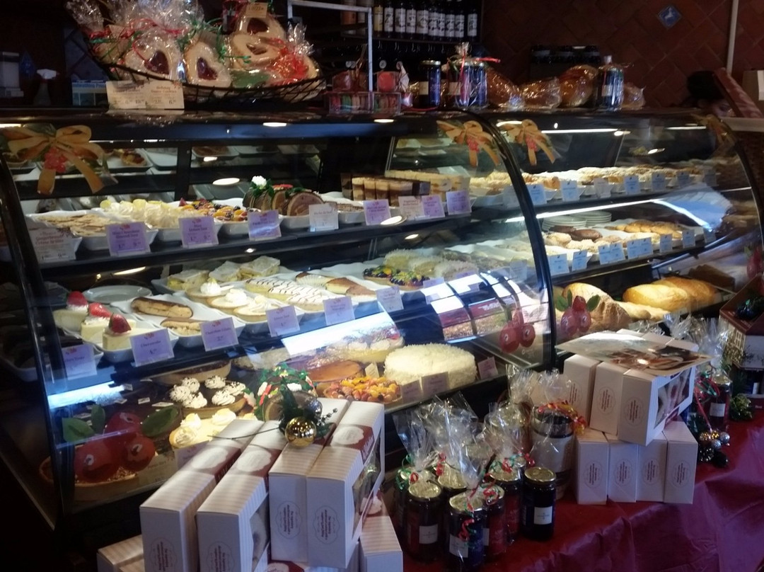 La Madeleine French Bakery