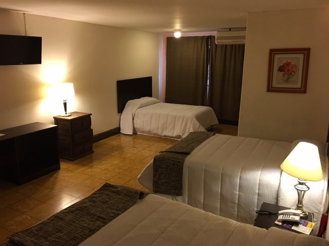 El Baron Hotel主图