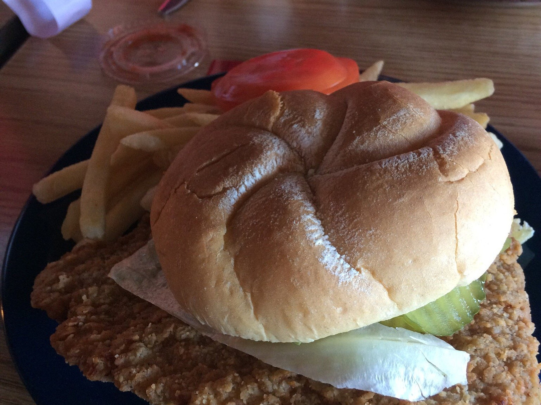 Hiawatha餐馆和美食-Hiawatha's First Street Bar and Grill