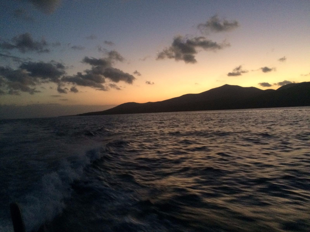 Lanzarote Powerboat Services-卡拉罗港口必去景点