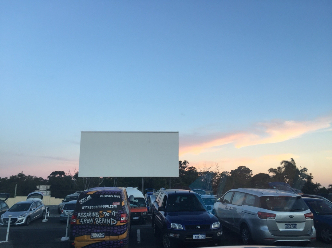 Galaxy Drive in Theatre-Woodvale必去景点