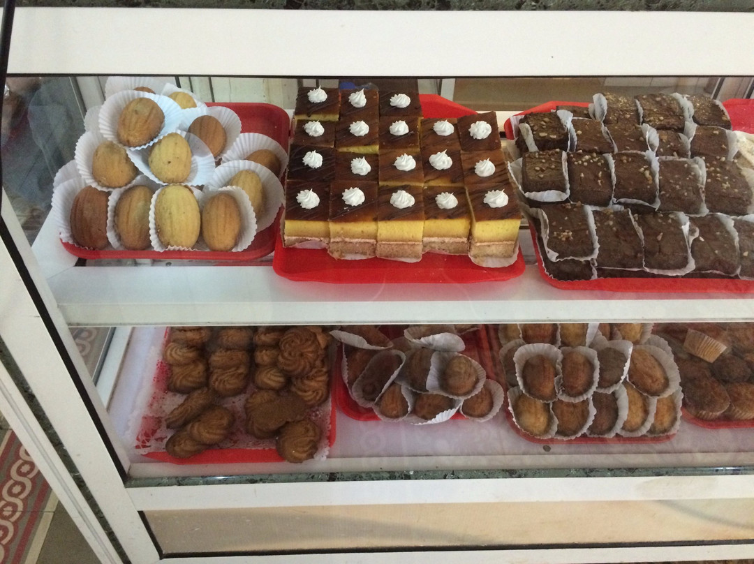 Cojimar餐馆和美食-Pasteleria Almendrares