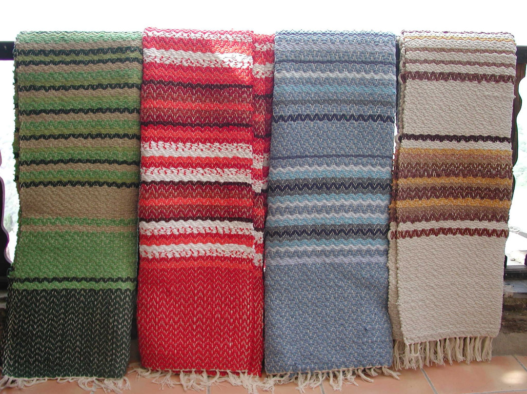 Telar de Jarapas Hilacar ArtesAna-布维翁必去景点