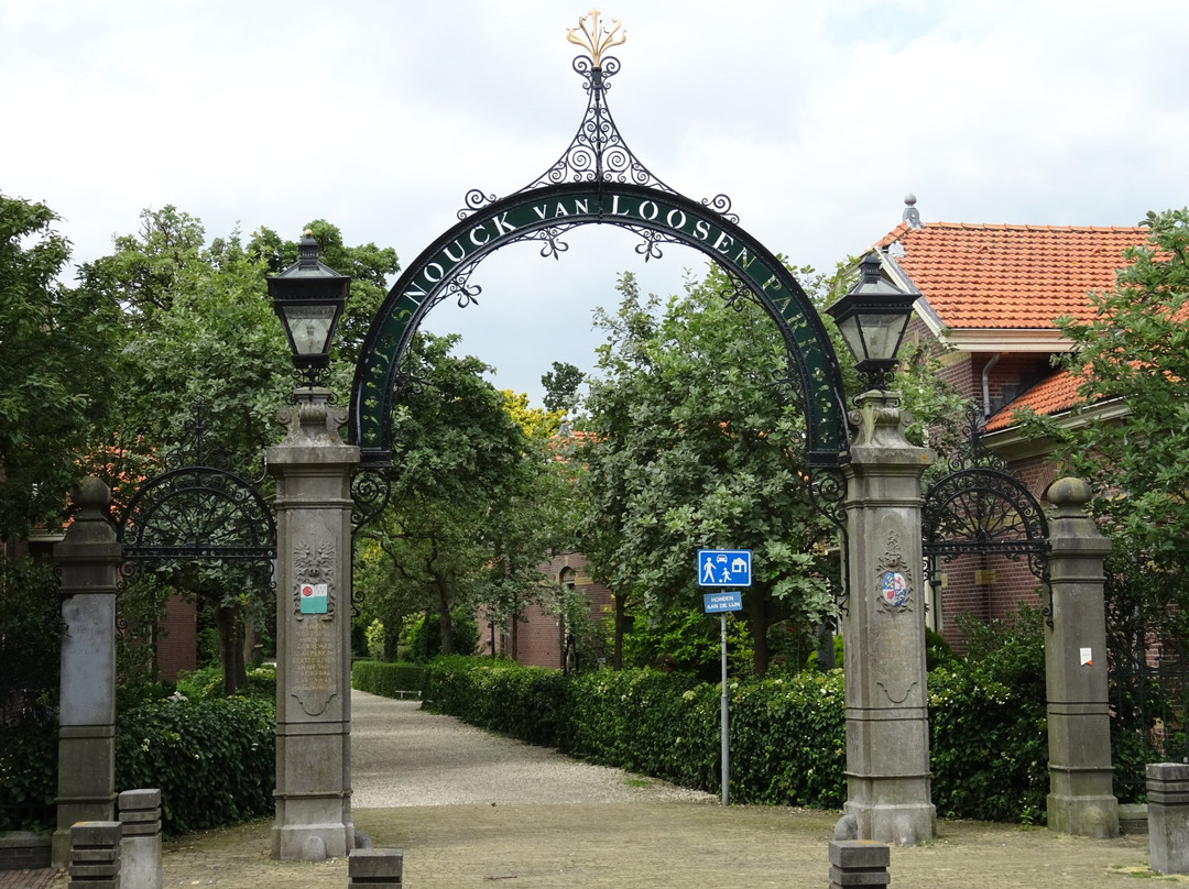 Snouck Van Loosen park-恩克赫伊曾必去景点