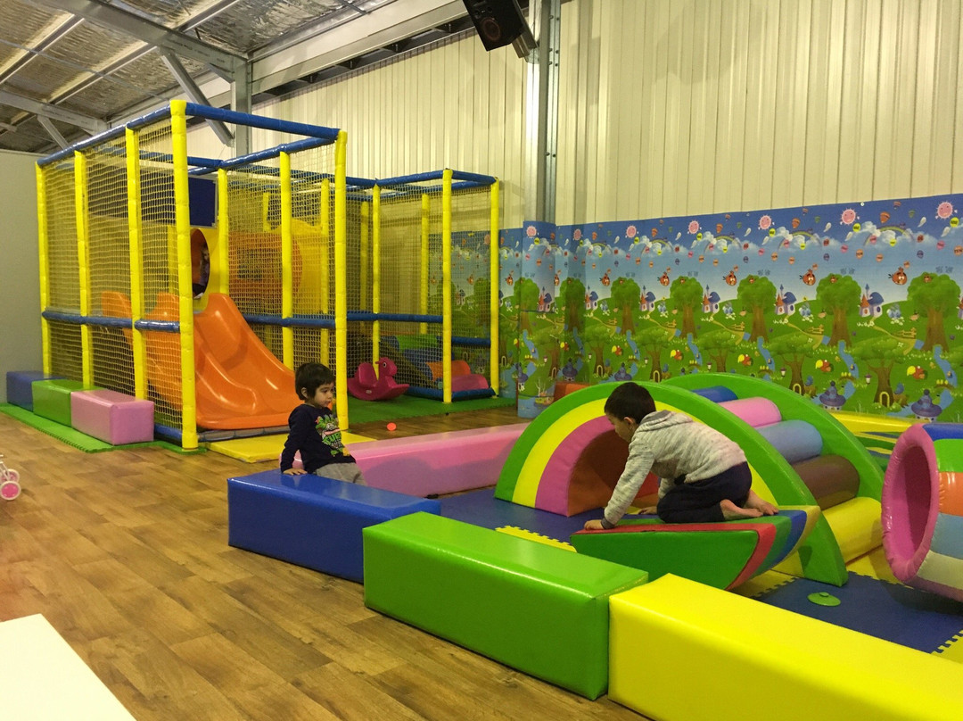 Irymple旅游景点-Caterpillars Mildura