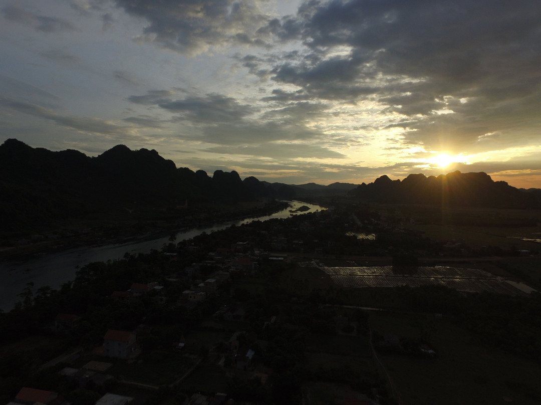 峰牙河房子旅馆