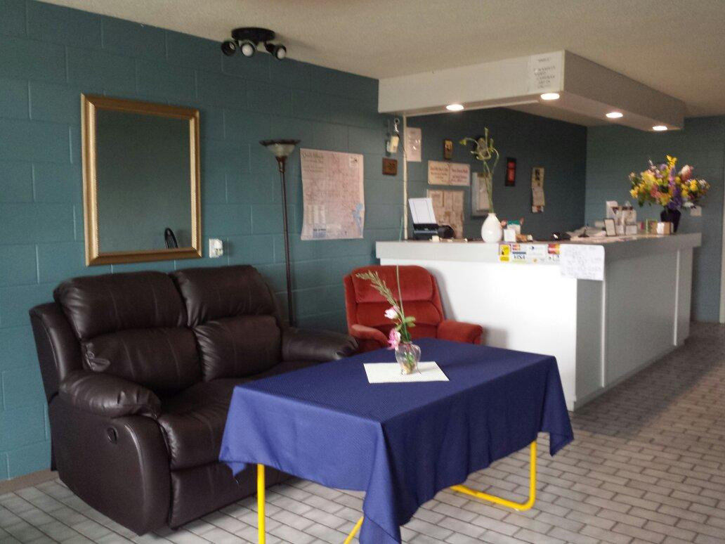 Earlton Motel
