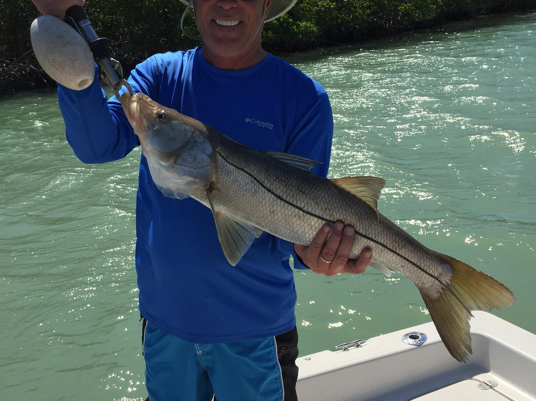 Adam Mikelson's Fishing Adventures-那不勒斯必去景点